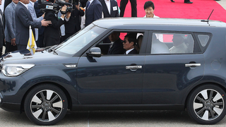 Pope Francis Rocks Kia Soul For South Korea Visit, Has Great Taste